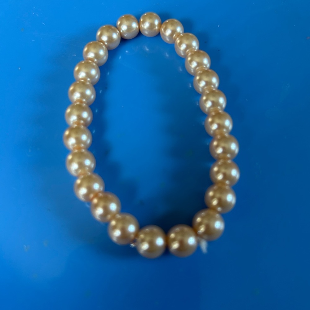 Women’s Vintage Faux Pearl Bracelet